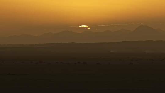 黑独山 荒漠 夕阳 日落 大西北