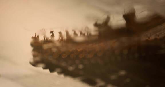 雨天故宫房檐脊兽倒影水滴涟漪