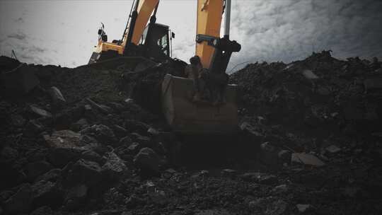 挖掘机挖煤 开山 掘进 拓石