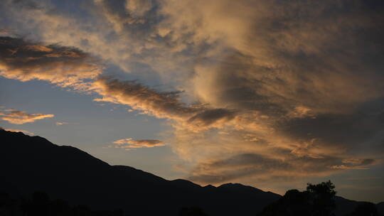 夕阳晚霞剪影延时摄影