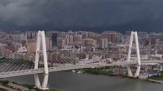 广东揭阳市榕城区揭阳大桥 下雨打雷雷暴