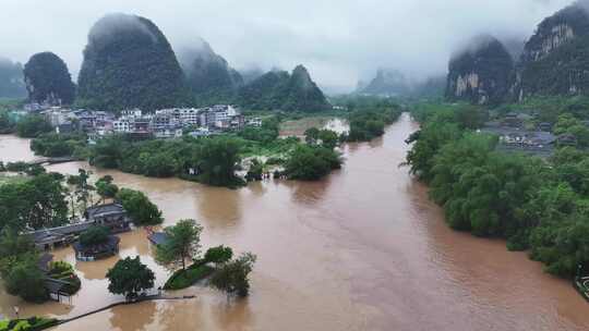 桂林阳朔暴雨漓江遇龙河河水暴涨