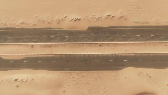 沙漠中间笔直的公路视频素材模板下载