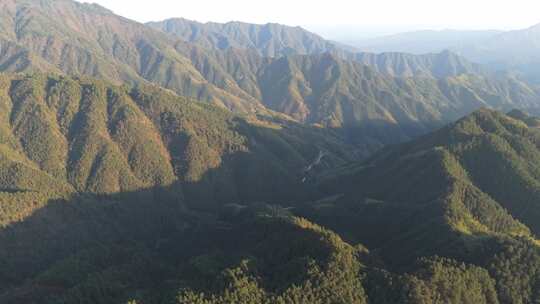 秋天午后航拍安徽省黄山市璜尖岭风景