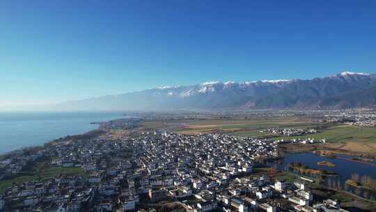 航拍云南旅游大理苍山洱海乡村田园风景