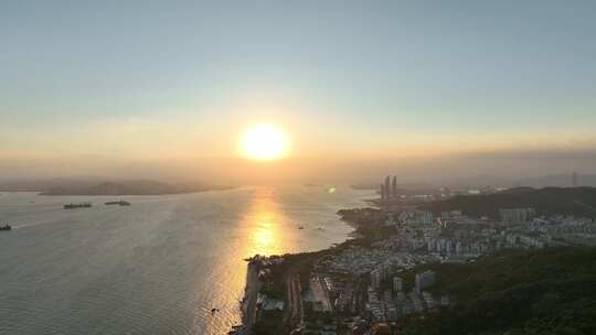 厦门海岸线风光航拍思明区日落阳光夕阳日出