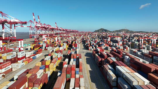 港口货轮集装箱航拍-上海洋山港