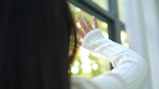 女生小清新呼吸 触摸阳光