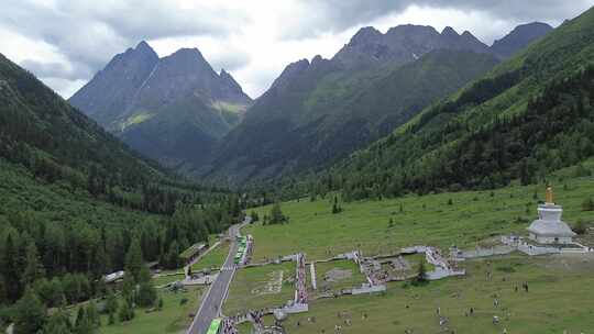 川西四姑娘山雪山峡谷草原航拍