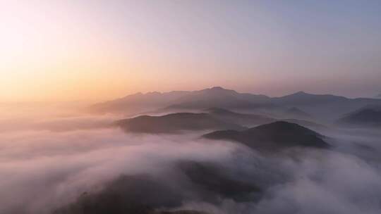 航拍千山云海朝阳光芒