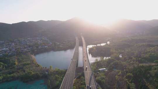 4k航拍山东济南清晨的水上高速