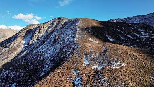 川西冬天的雪山航拍