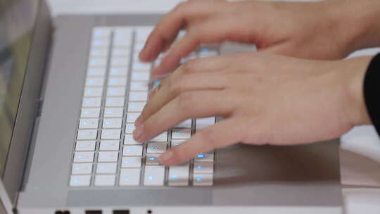 【原创实拍】键盘打字视频素材模板下载