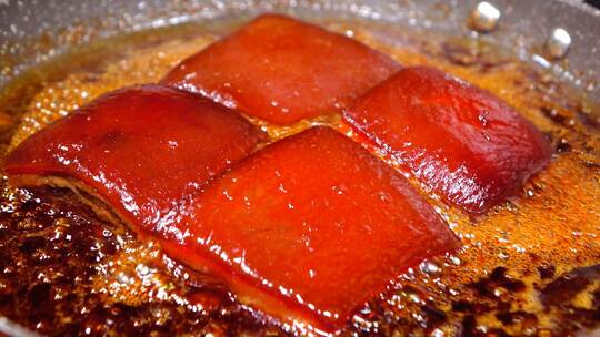 红烧肉东坡肉升格油锅炖煮