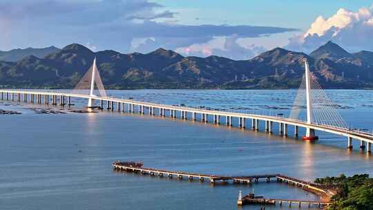 深圳南山日出剧场前海湾大桥日出航拍