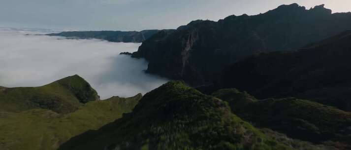 fpv穿越机山峰云雾山脊山脉自然风景