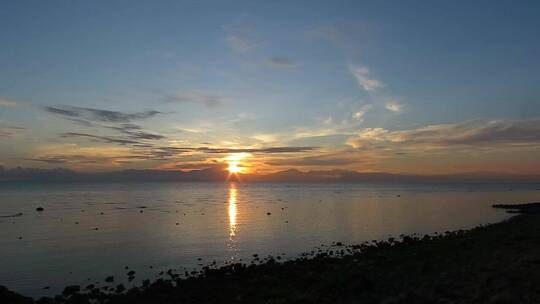 夕阳下的美丽海景