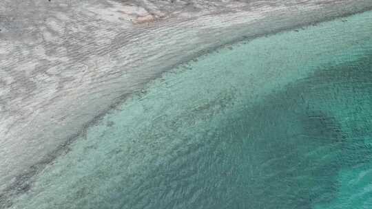 中国四川甘孜稻城亚丁高原湖泊牛奶海风景