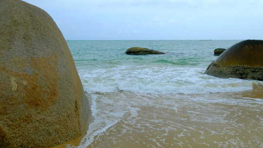 大海沙滩海滩浪花慢动作慢镜头