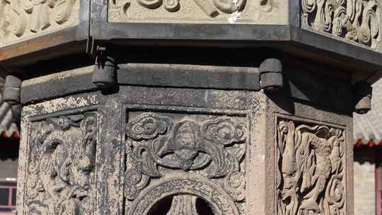 顺佑寺古建筑雕刻石柱特写