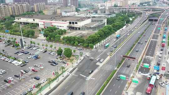 城市道路及周边停车场航拍全景