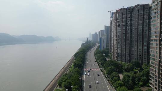 城市航拍长江沿江大道交通
