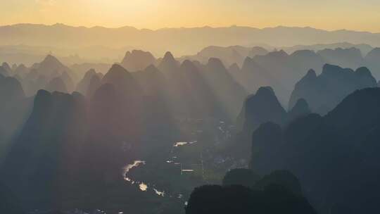 遇龙河 桂林山水 阳朔 百里画廊 大山