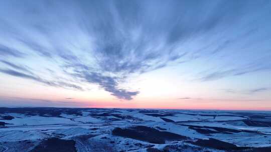 山野雪景暮色彩云