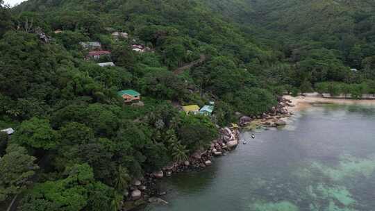 塞舌尔群岛拉迪格岛豪华度假村平房木屋天线