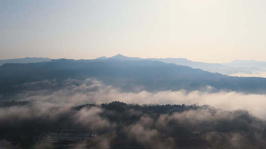 清晨大山山脉云雾航拍