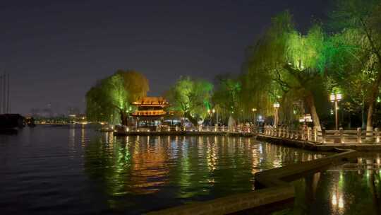 山东济南大明湖夜景