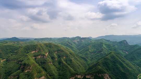 河南郑州伏羲山大峡谷蓝天白云航拍