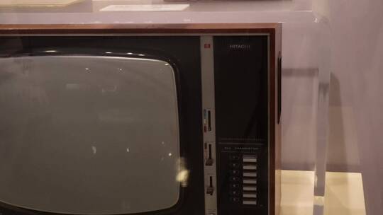 老式彩色电视机黑白电视机视频素材模板下载