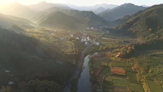 皖南山区深秋清晨景色