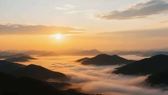 长城云海日出壮丽风光