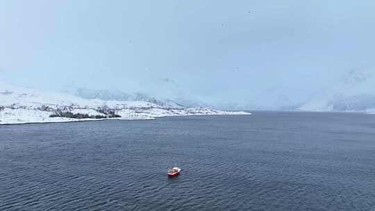 挪威罗弗敦群岛北极圈雷纳冬季雪景高空航拍