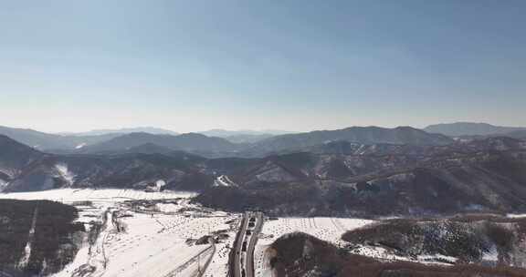 青山沟冬季蜿蜒浑江航拍