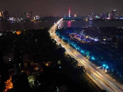 武汉长江大桥龟山电视塔夜景航拍延时夜晚车