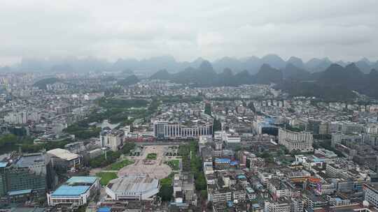 广西桂林城市风光航拍桂林清晨烟雨桂林