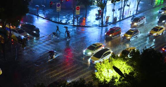 雨夜车流