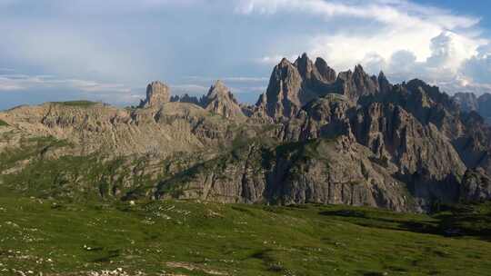 国家自然公园Tre Cime在白云石阿尔卑斯山