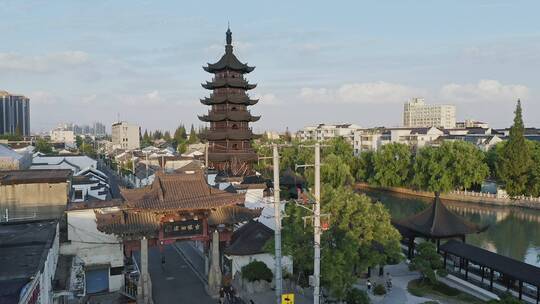 上海松江著名旅游景点古镇泗泾老街安方塔