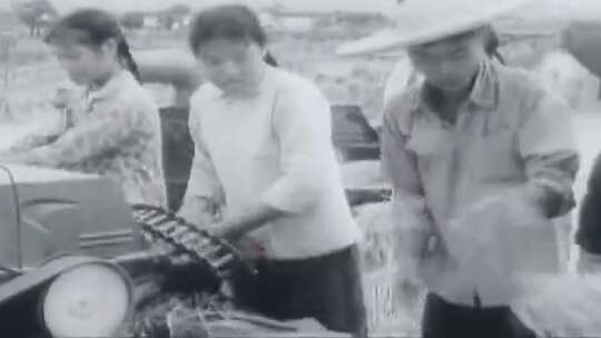 70年代中国农村机械化种植