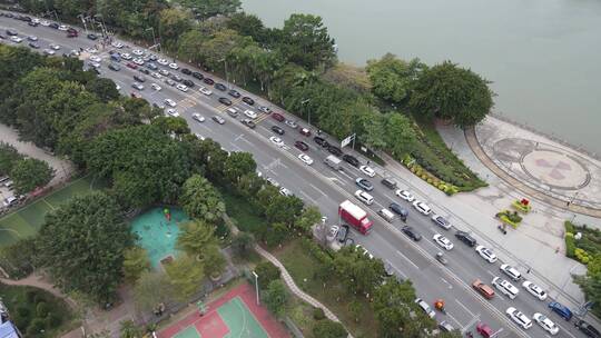 拥堵的城市道路