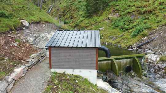 Vaksdal Norw水电站Markaani阀门控制室和小型进水坝