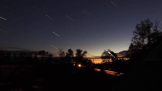 夜晚天空中的流星雨视频素材模板下载