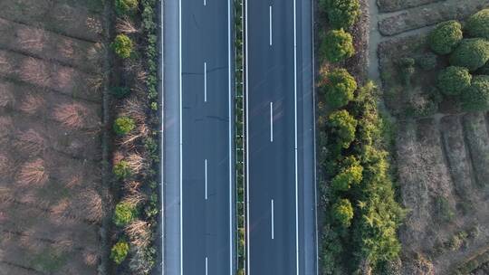 俯瞰高速公路