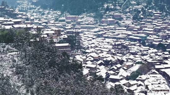 贵州黔东南西江千户苗寨下雪航拍