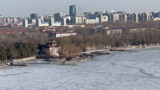 航拍俯瞰北京颐和园文昌阁与知春亭