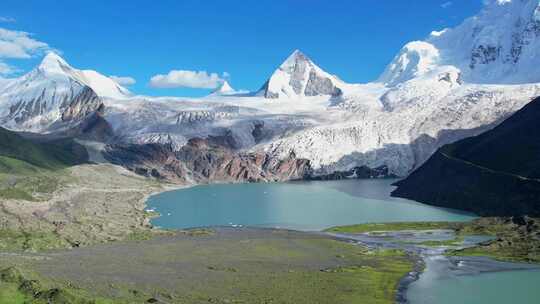 西藏萨普神山